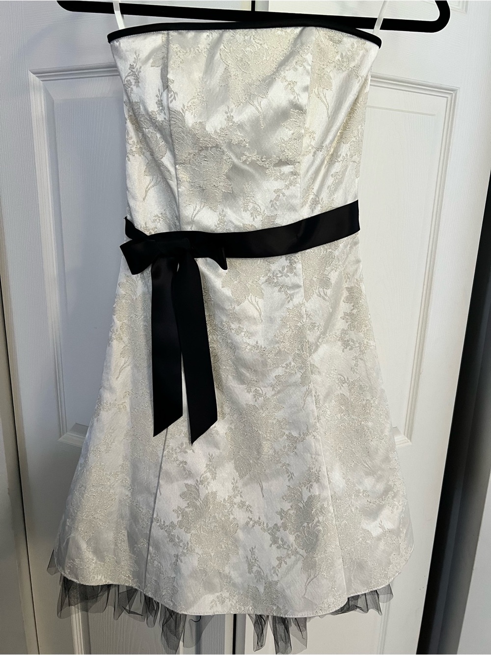Jessica McClintock White Floral Brocade Strapless Mini Dress with Black Sash